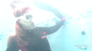 aqualungs50.com - RoseX Gets Hot Without Air thumbnail